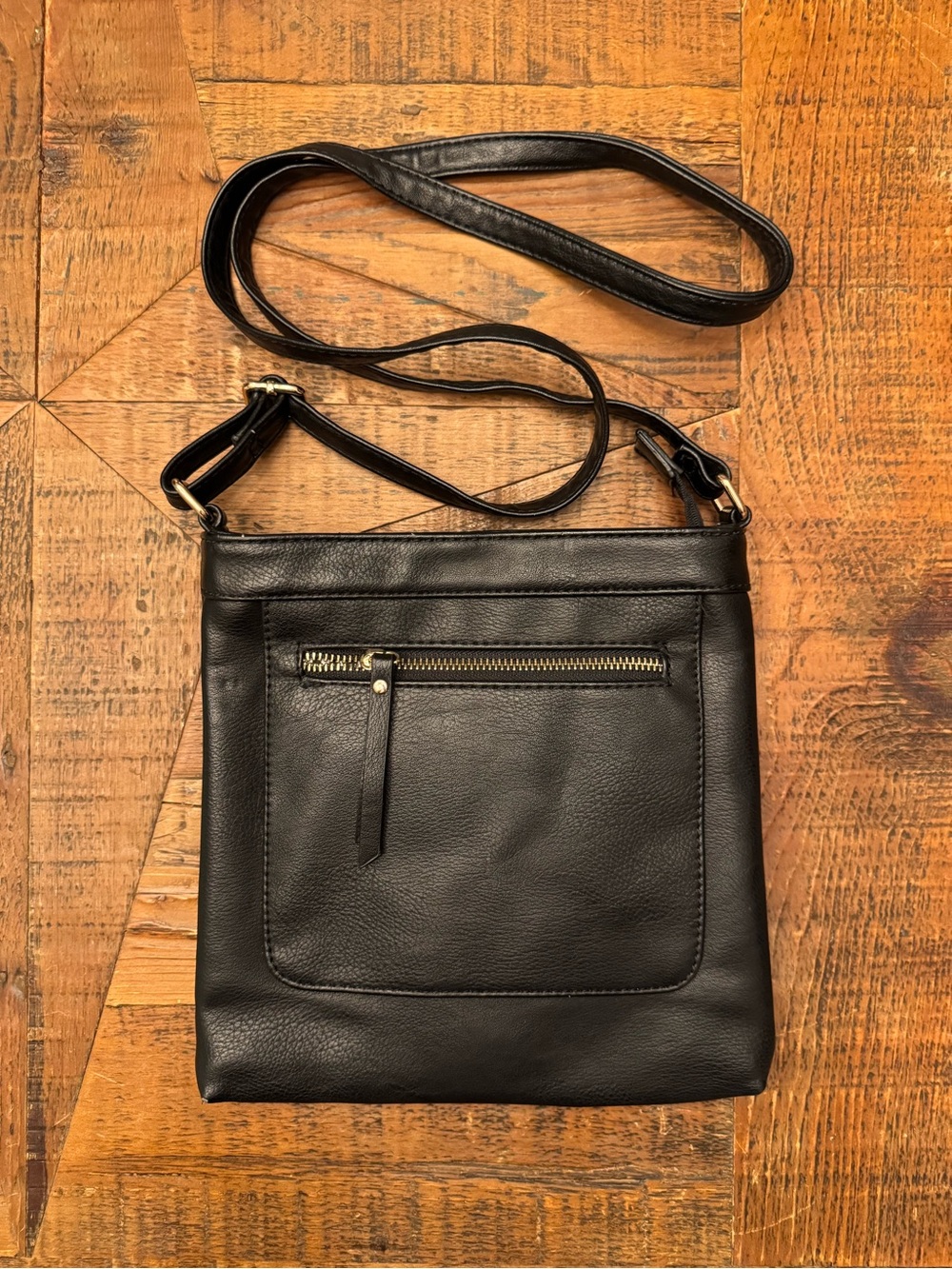 Women’s Black Leather Crossbody Bag - Classic Everyday Carry